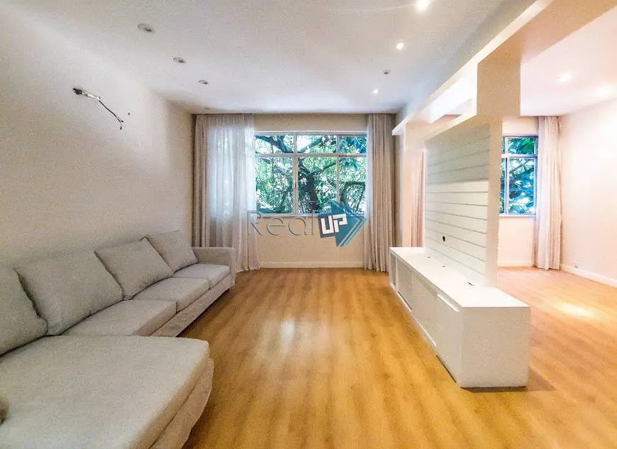 Foto 3 de Apartamento com 3 Quartos para alugar, 131m² em Leblon, Rio de Janeiro
