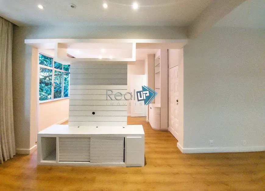 Foto 5 de Apartamento com 3 Quartos para alugar, 131m² em Leblon, Rio de Janeiro