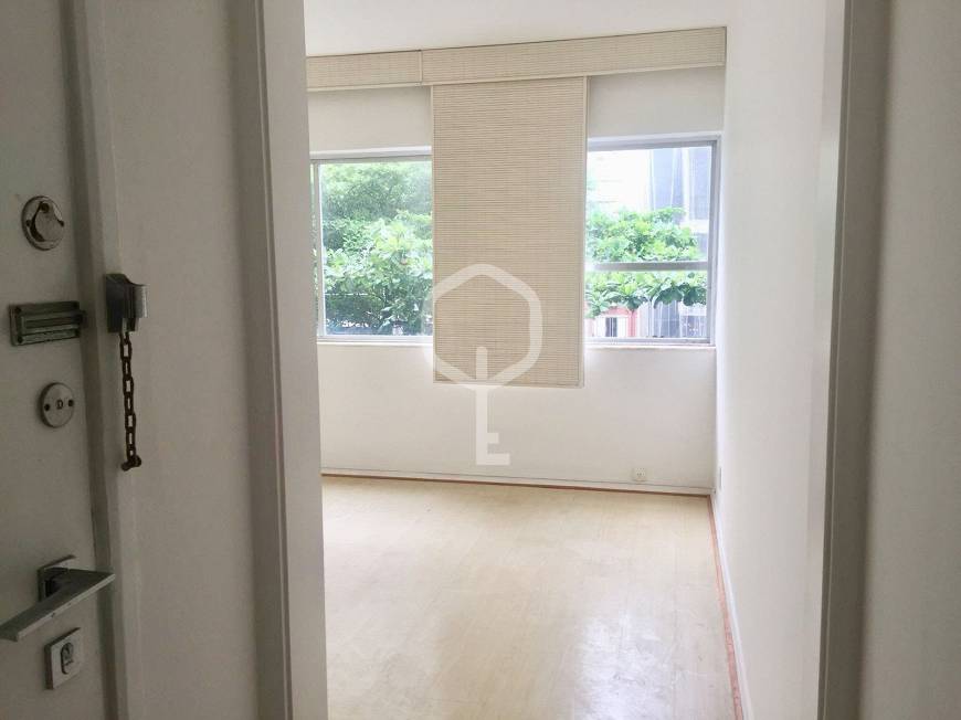Foto 4 de Apartamento com 3 Quartos para alugar, 137m² em Leblon, Rio de Janeiro