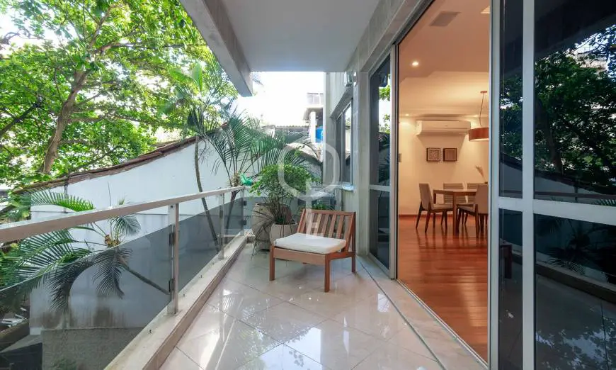 Foto 1 de Apartamento com 3 Quartos para alugar, 155m² em Leblon, Rio de Janeiro