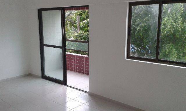 Foto 4 de Apartamento com 3 Quartos para alugar, 70m² em Madalena, Recife