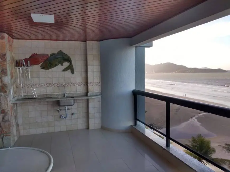 Foto 1 de Apartamento com 3 Quartos para alugar, 105m² em Meia Praia, Itapema