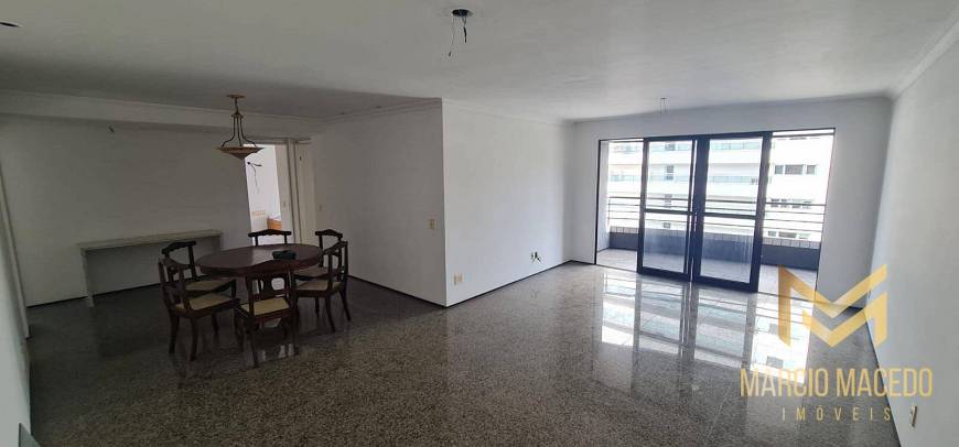 Foto 2 de Apartamento com 3 Quartos à venda, 140m² em Meireles, Fortaleza