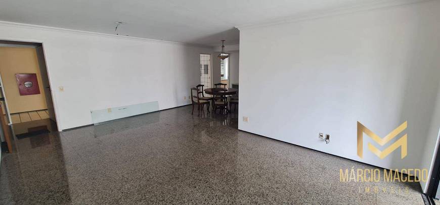 Foto 3 de Apartamento com 3 Quartos à venda, 140m² em Meireles, Fortaleza