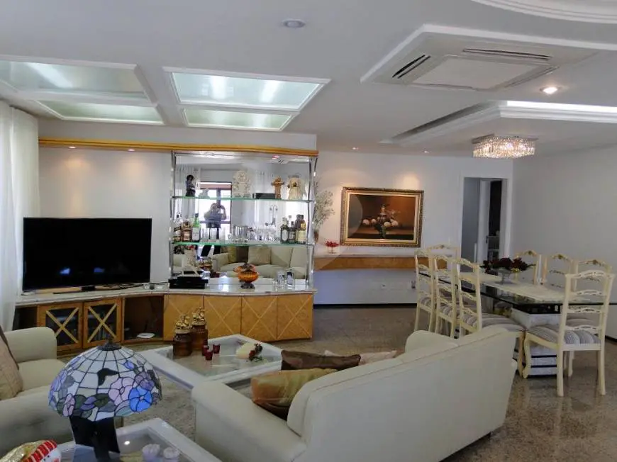 Foto 4 de Apartamento com 3 Quartos à venda, 214m² em Meireles, Fortaleza