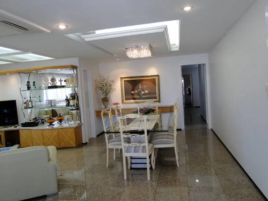 Foto 5 de Apartamento com 3 Quartos à venda, 214m² em Meireles, Fortaleza