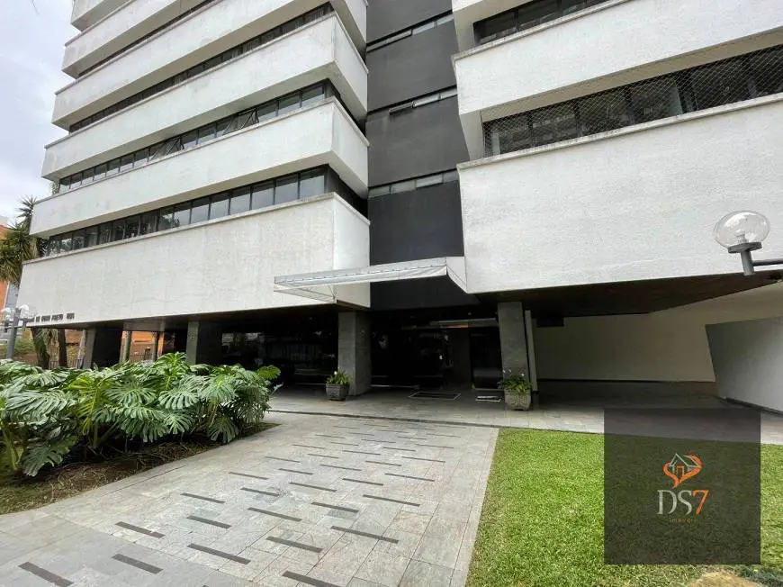 Foto 1 de Apartamento com 3 Quartos à venda, 218m² em Mercês, Curitiba