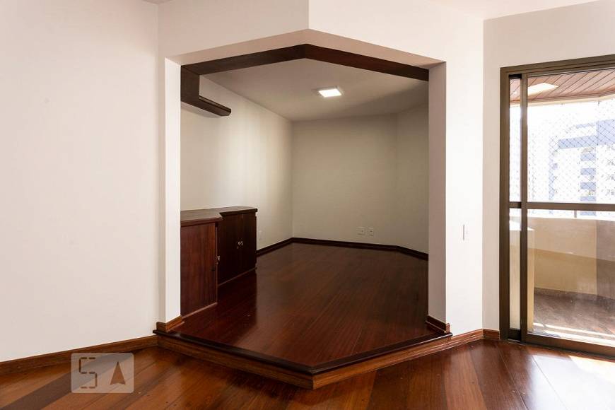 Foto 4 de Apartamento com 3 Quartos para alugar, 137m² em Moema, São Paulo
