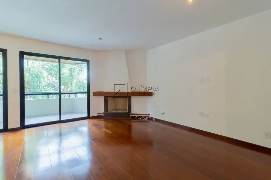Foto 3 de Apartamento com 3 Quartos para alugar, 138m² em Moema, São Paulo