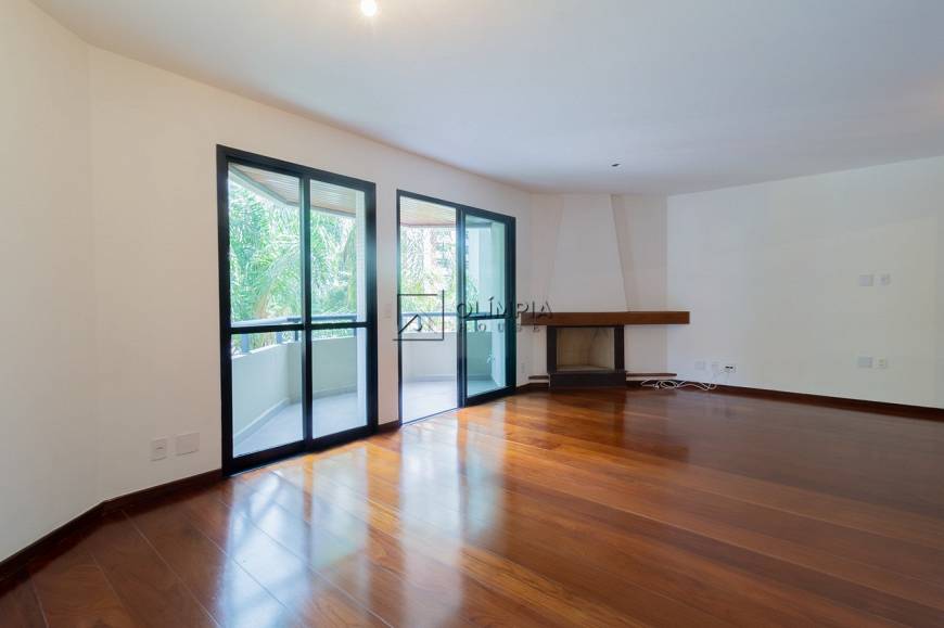 Foto 3 de Apartamento com 3 Quartos para alugar, 138m² em Moema, São Paulo