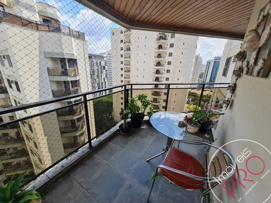 Foto 1 de Apartamento com 3 Quartos à venda, 144m² em Moema, São Paulo