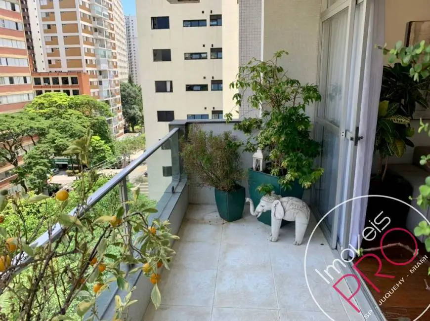 Foto 1 de Apartamento com 3 Quartos para alugar, 182m² em Moema, São Paulo