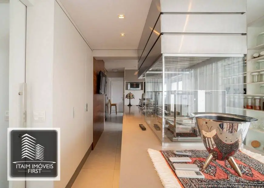 Foto 3 de Apartamento com 3 Quartos à venda, 184m² em Moema, São Paulo