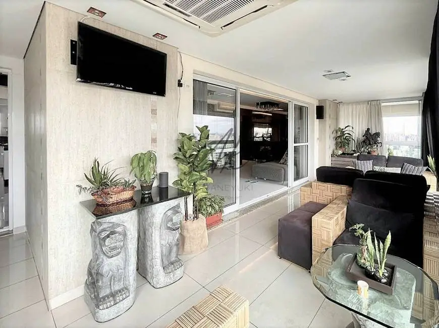 Foto 2 de Apartamento com 3 Quartos à venda, 207m² em Moema, São Paulo
