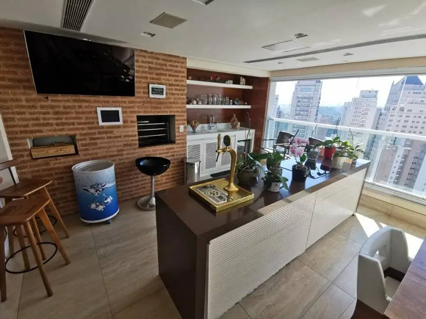Foto 3 de Apartamento com 3 Quartos à venda, 335m² em Moema, São Paulo