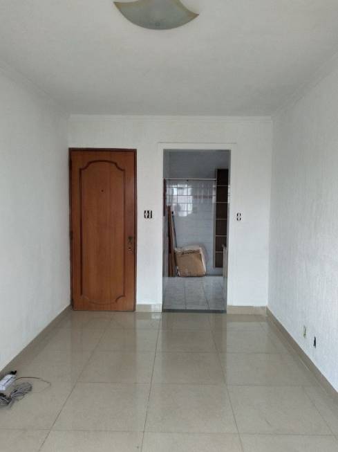 Foto 1 de Apartamento com 3 Quartos para alugar, 65m² em Moinho Velho, São Paulo