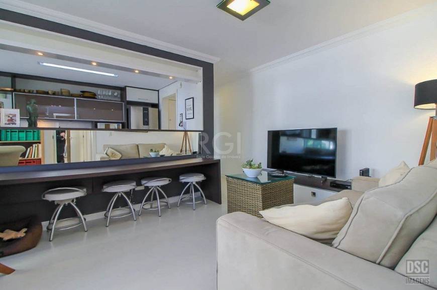Foto 2 de Apartamento com 3 Quartos à venda, 88m² em Mont' Serrat, Porto Alegre