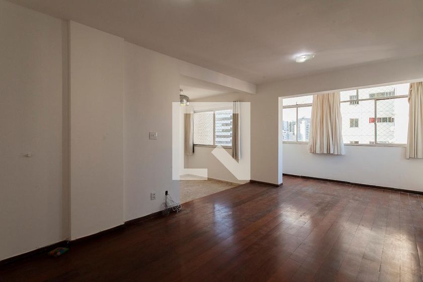 Foto 1 de Apartamento com 3 Quartos para alugar, 190m² em Ondina, Salvador