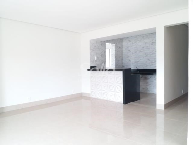 Foto 2 de Apartamento com 3 Quartos à venda, 135m² em Osvaldo Rezende, Uberlândia