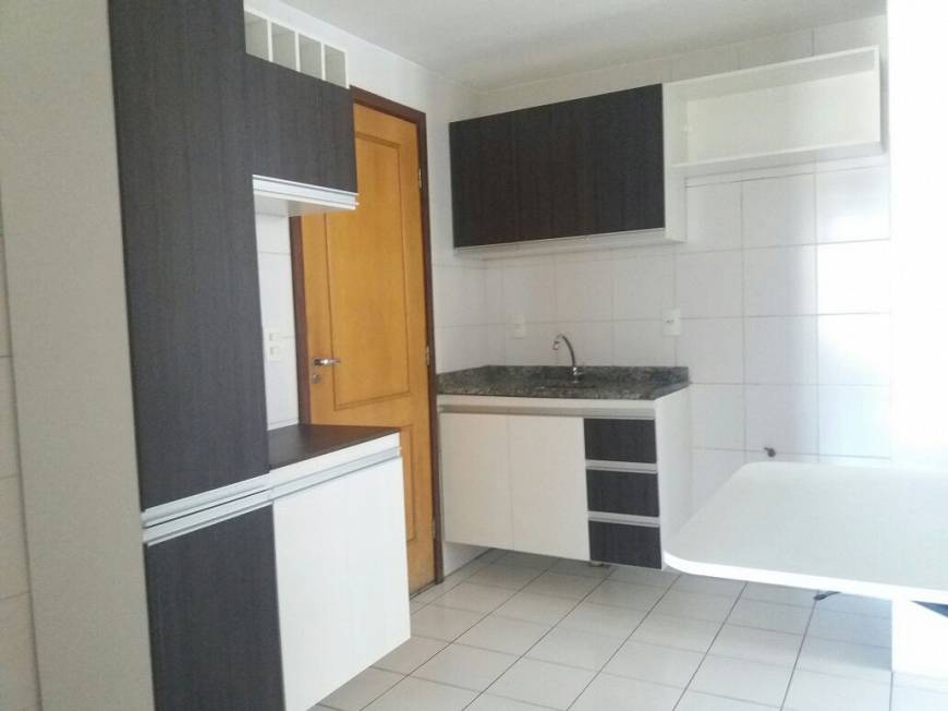 Foto 1 de Apartamento com 3 Quartos para alugar, 101m² em Parque Dez de Novembro, Manaus