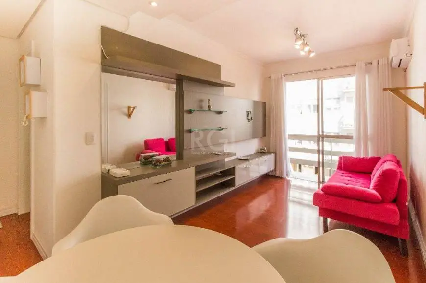 Foto 1 de Apartamento com 3 Quartos à venda, 77m² em Passo da Areia, Porto Alegre