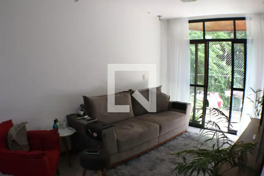 Foto 3 de Apartamento com 3 Quartos para alugar, 83m² em Pechincha, Rio de Janeiro
