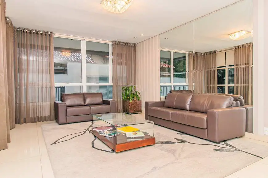 Foto 2 de Apartamento com 3 Quartos à venda, 132m² em Petrópolis, Porto Alegre