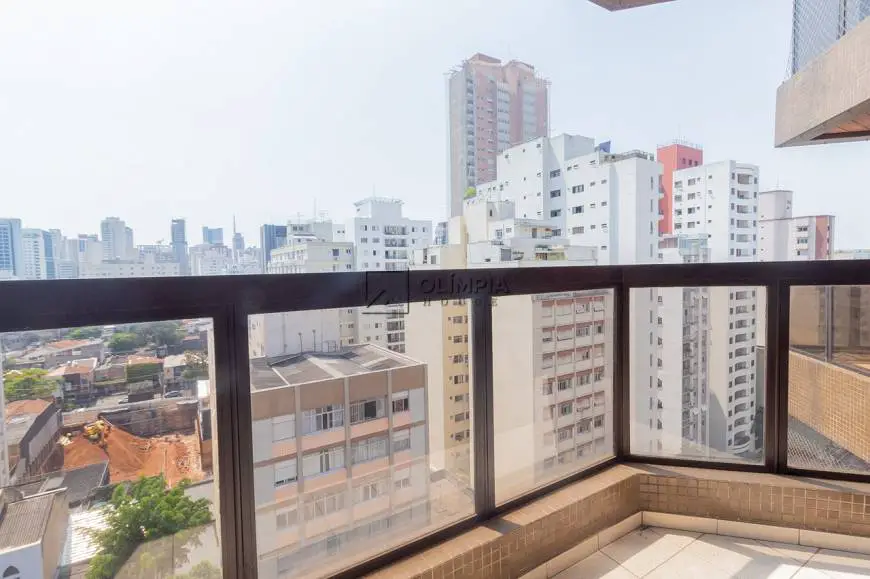 Foto 3 de Apartamento com 3 Quartos para alugar, 140m² em Pinheiros, São Paulo