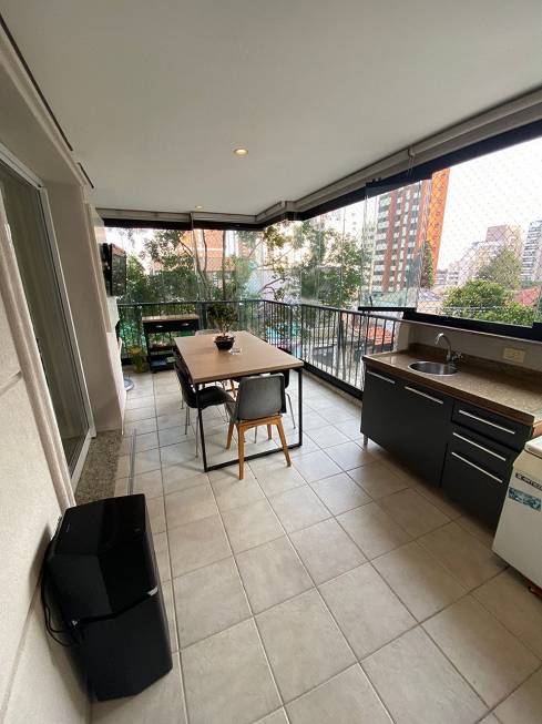 Foto 5 de Apartamento com 3 Quartos para alugar, 226m² em Pinheiros, São Paulo