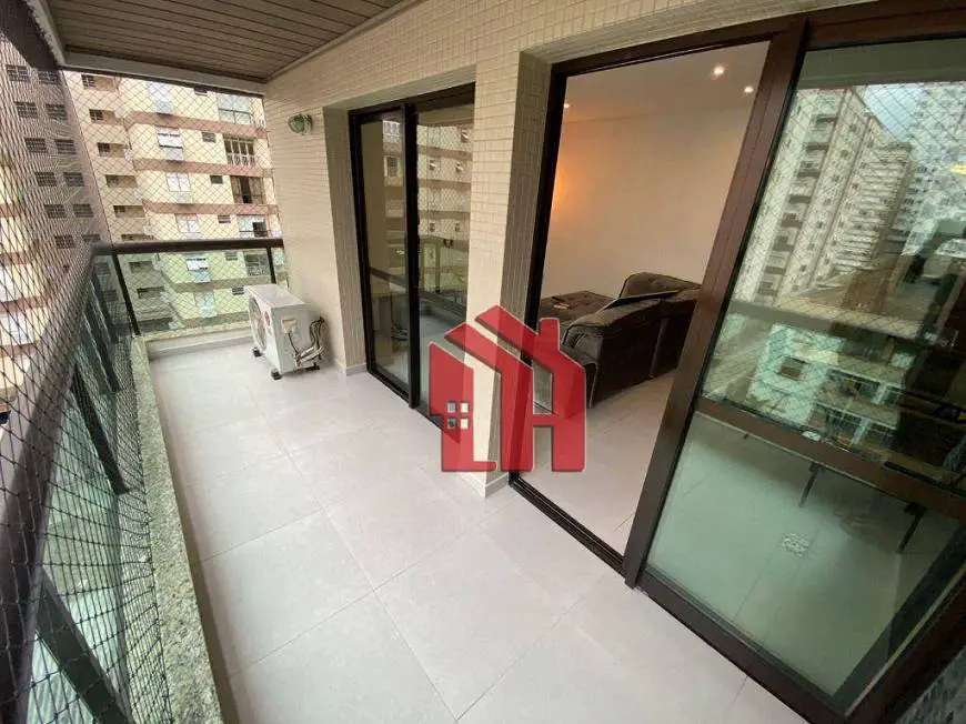 Foto 1 de Apartamento com 3 Quartos para alugar, 108m² em Pompeia, Santos