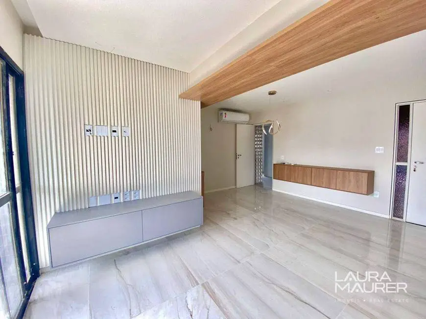 Foto 1 de Apartamento com 3 Quartos à venda, 114m² em Ponta Verde, Maceió