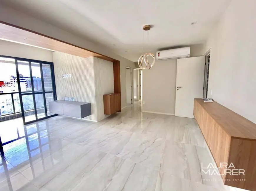 Foto 3 de Apartamento com 3 Quartos à venda, 114m² em Ponta Verde, Maceió