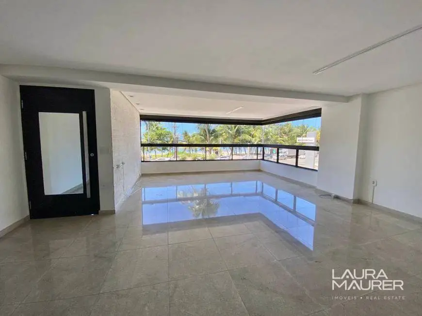 Foto 5 de Apartamento com 3 Quartos à venda, 160m² em Ponta Verde, Maceió