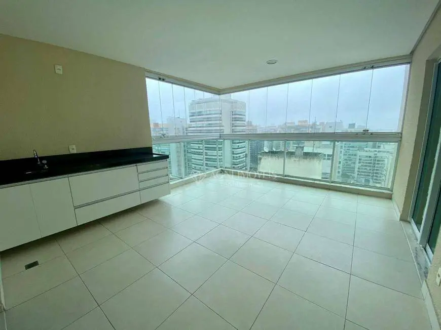 Foto 1 de Apartamento com 3 Quartos para alugar, 143m² em Praia da Costa, Vila Velha