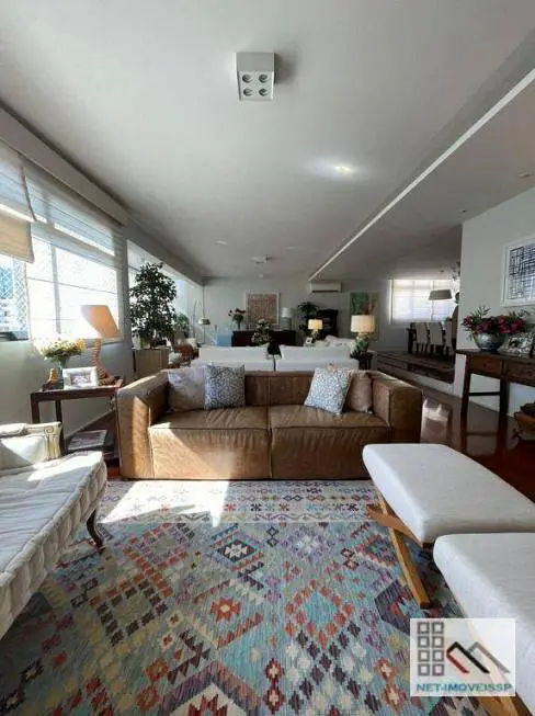 Foto 2 de Apartamento com 3 Quartos à venda, 359m² em Real Parque, São Paulo