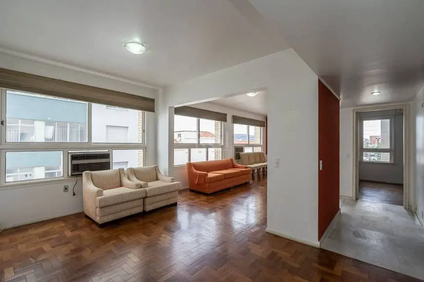 Foto 3 de Apartamento com 3 Quartos à venda, 138m² em Rio Branco, Porto Alegre