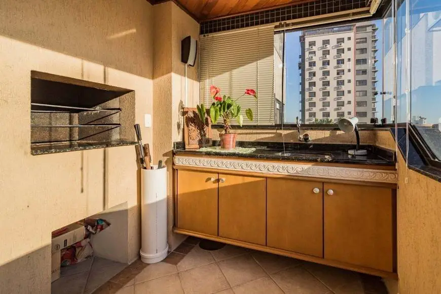 Foto 4 de Apartamento com 3 Quartos à venda, 144m² em Rio Branco, Porto Alegre