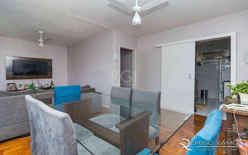 Foto 1 de Apartamento com 3 Quartos à venda, 77m² em Rio Branco, Porto Alegre
