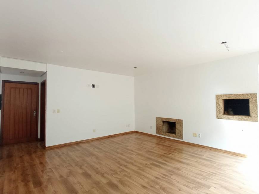 Foto 2 de Apartamento com 3 Quartos para alugar, 93m² em Rio Branco, Porto Alegre