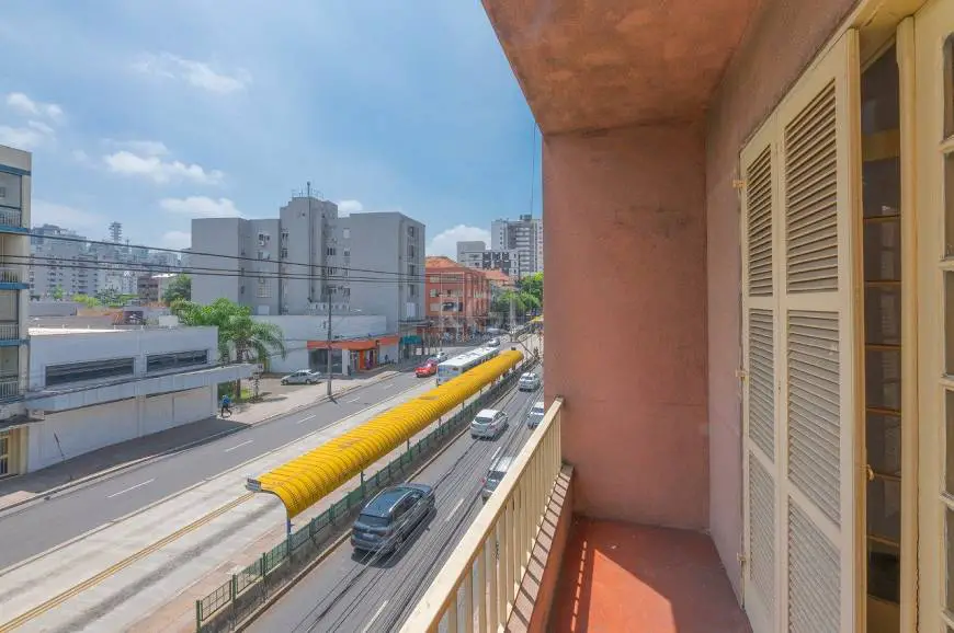 Foto 4 de Apartamento com 3 Quartos à venda, 91m² em Santa Cecília, Porto Alegre