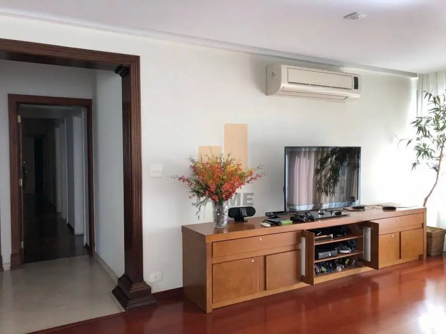 Foto 2 de Apartamento com 3 Quartos para venda ou aluguel, 200m² em Santa Cecília, São Paulo