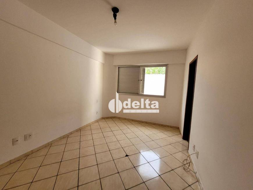 Foto 1 de Apartamento com 3 Quartos para alugar, 110m² em Santa Mônica, Uberlândia