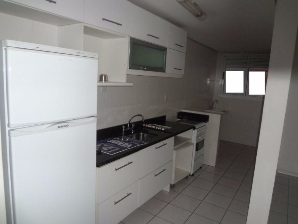 Foto 2 de Apartamento com 3 Quartos à venda, 79m² em Santo Antônio, Porto Alegre
