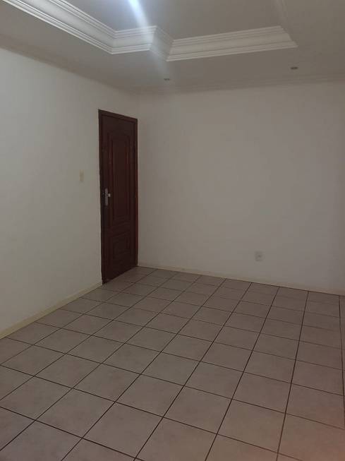 Foto 1 de Apartamento com 3 Quartos para alugar, 67m² em São Marcos, Salvador