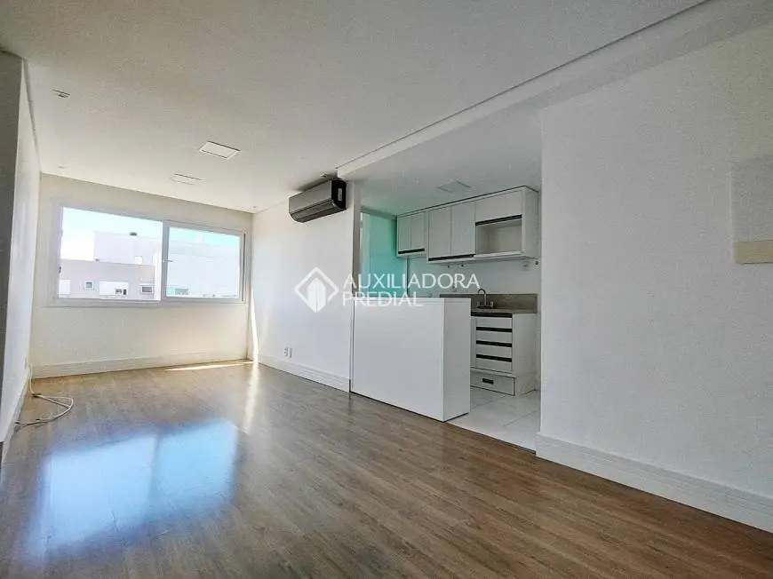 Foto 1 de Apartamento com 3 Quartos para alugar, 61m² em São Sebastião, Porto Alegre