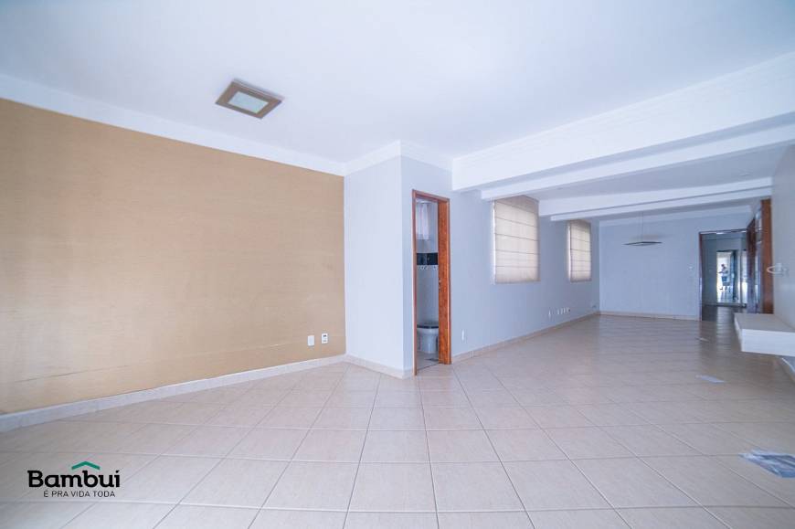 Foto 2 de Apartamento com 3 Quartos para alugar, 132m² em Setor Bueno, Goiânia