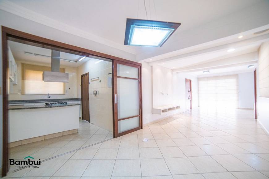 Foto 4 de Apartamento com 3 Quartos para alugar, 132m² em Setor Bueno, Goiânia