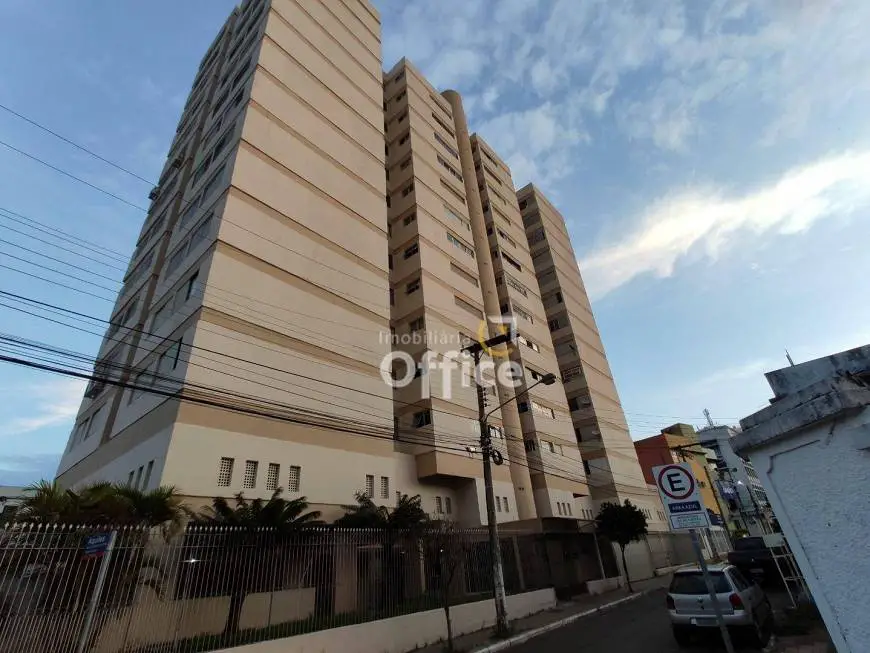 Foto 2 de Apartamento com 3 Quartos à venda, 100m² em Setor Central, Anápolis