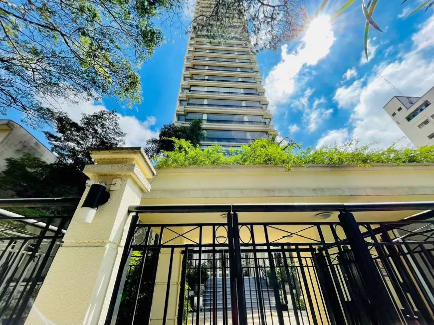 Foto 3 de Apartamento com 3 Quartos para venda ou aluguel, 214m² em Sumaré, São Paulo