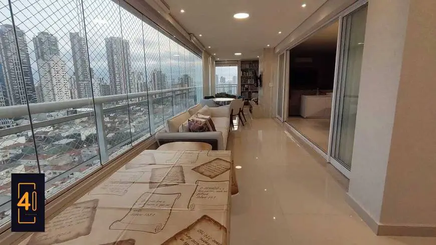 Foto 2 de Apartamento com 3 Quartos à venda, 209m² em Tatuapé, São Paulo